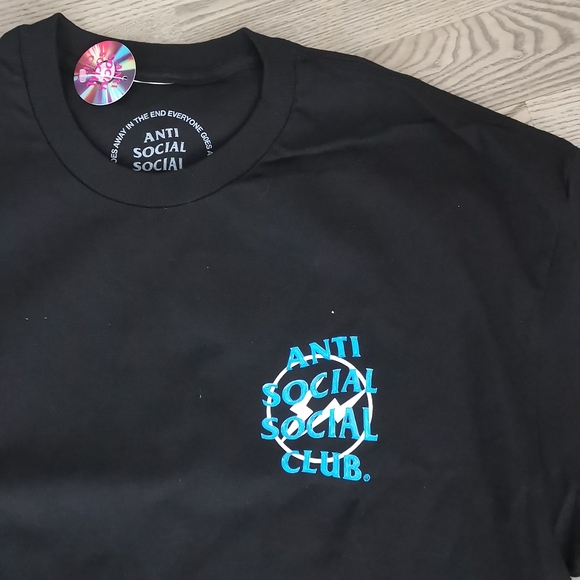Anti Social Social Club Tshirt - Picture 4 of 4